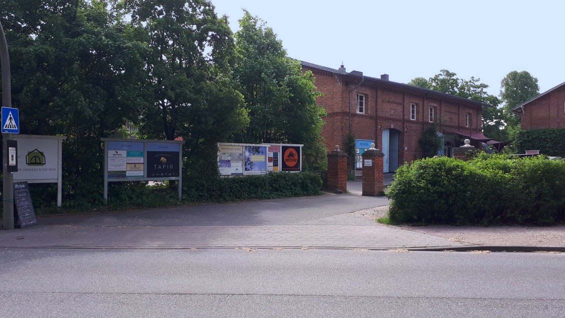Siemersscher Hof – Zufahrt zur Privatpraxis